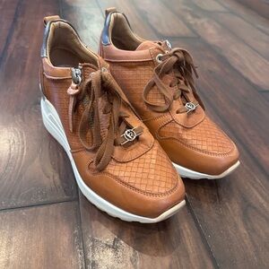 Barely worn Carmela Women's Casual Wedge Leather Sneakers us9 -US 10 / 41 CAMEL